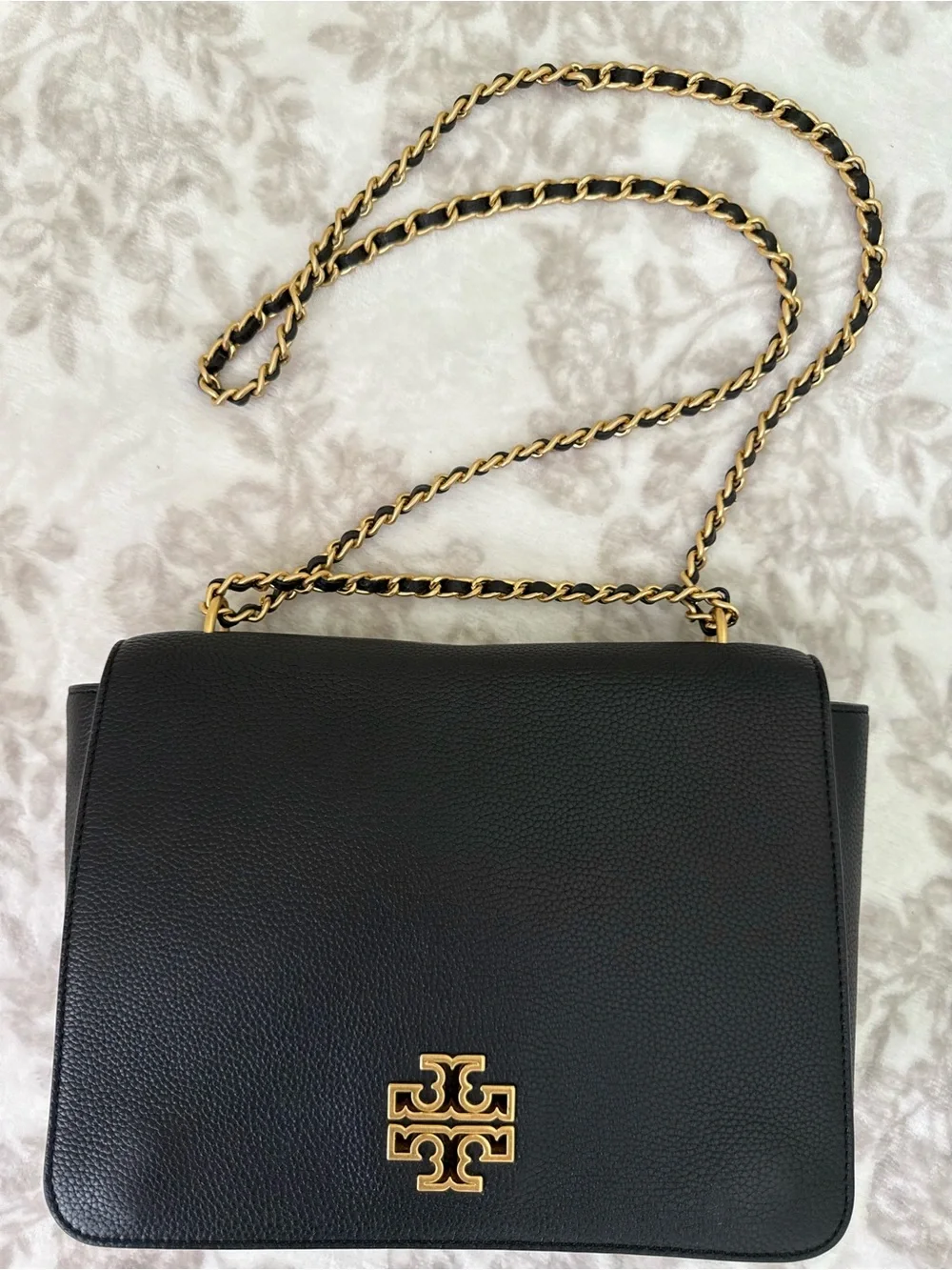 EUC Tory Burch Britten Large Shoulder Crossbody Bag Pebbled Leather Gold Chain